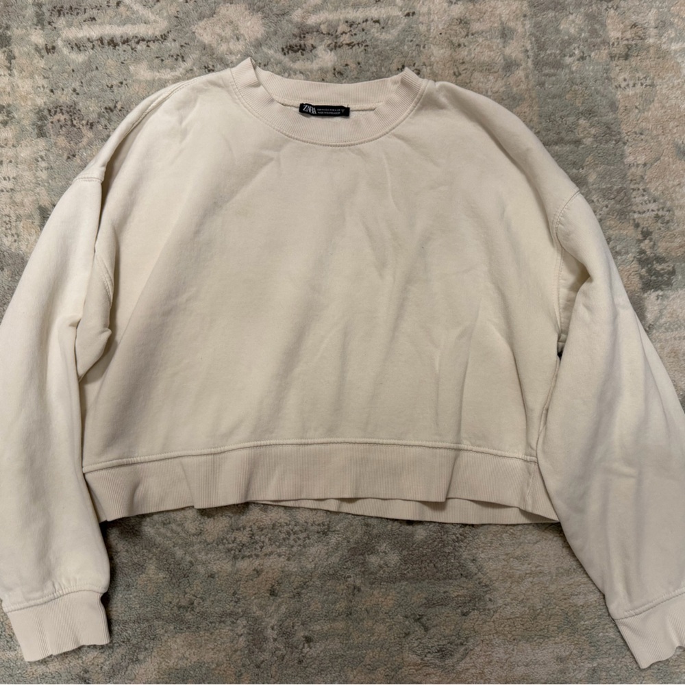 Zara Off-White cropped Sweatshirt